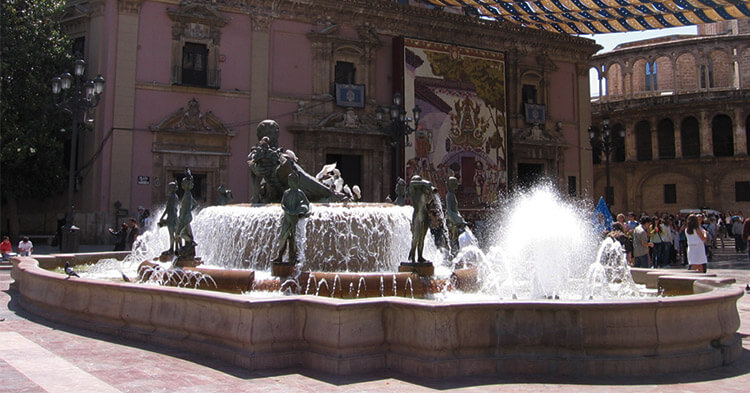 Fontana Plaza Virgen